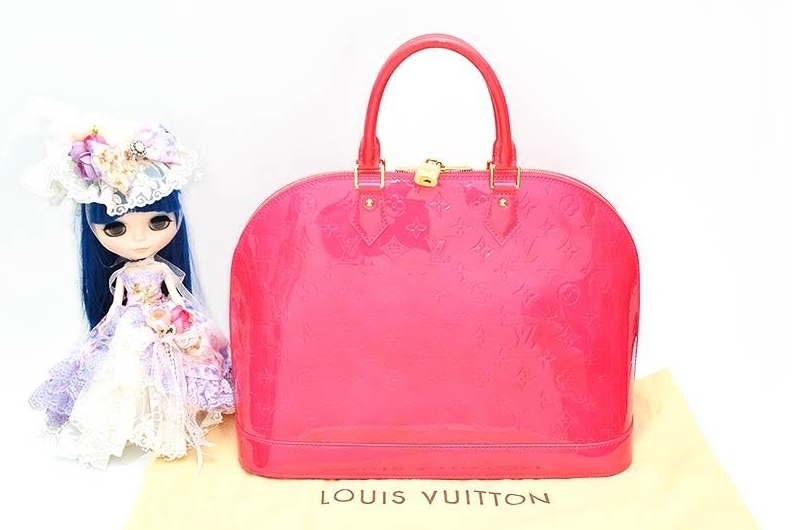 Louis Vuitton รับจำนำกระเป๋า Louis Vuitton ได้เงินสด ไถ่คืนได้ภายหลัง