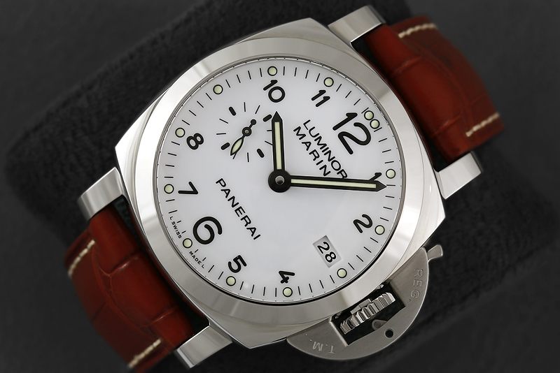 Panerai รับซื้อนาฬิกา Panerai ขายขาด ให้ราคาสูง รับเงินสดทันที