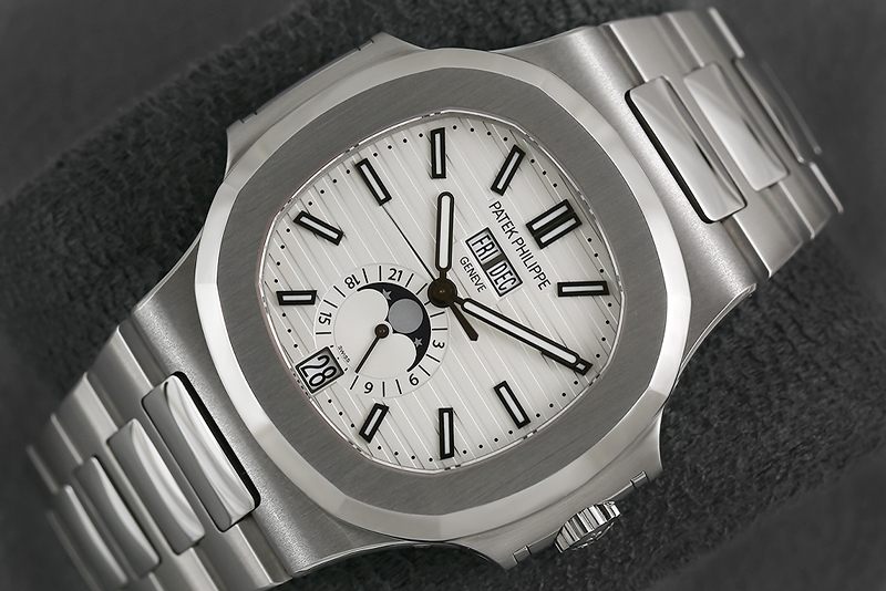 Patek Philippe รับซื้อนาฬิกา Patek Philippe ขายขาด ให้ราคาสูง รับเงินสดทันที